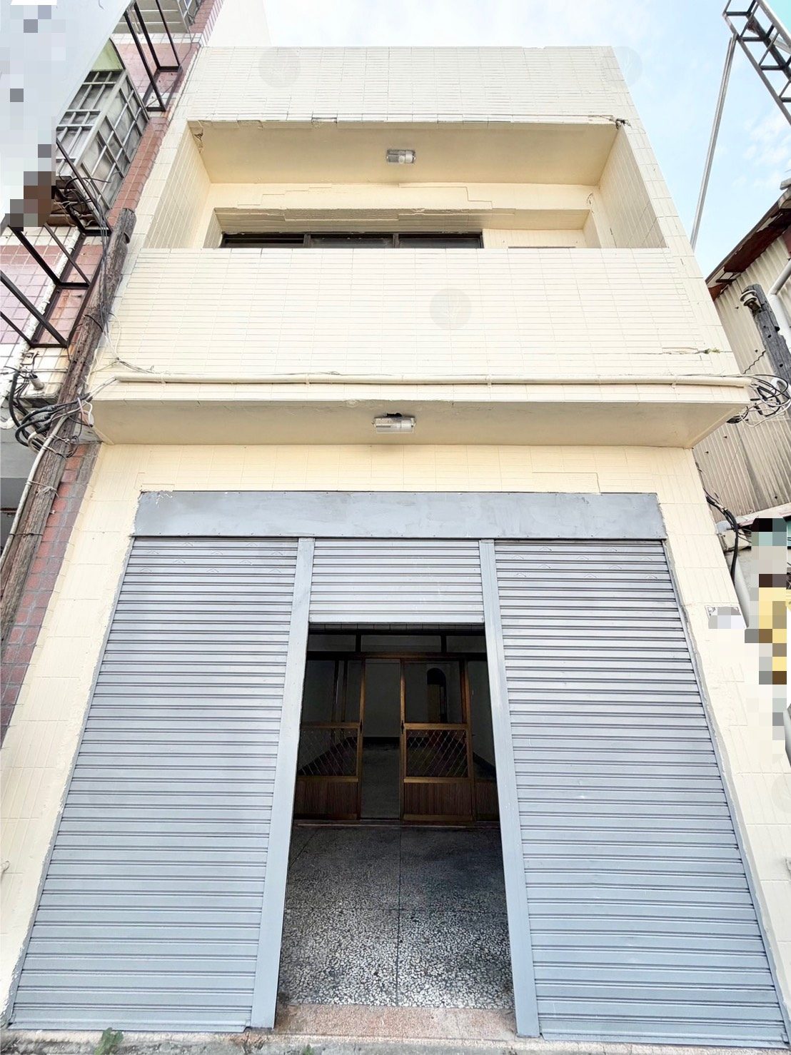 【南屯區｜整棟透天店面】可營業登記｜可油煙｜超大空間｜三房3房