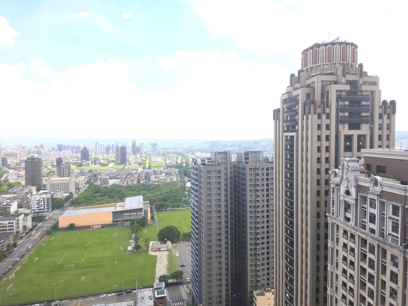 西屯區  市政愛悅  2房  高樓視野  可租補🎀戶籍  可談傢俱電