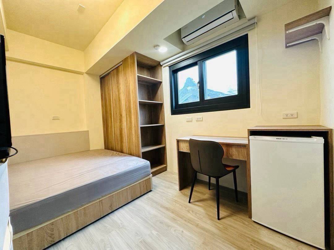 【北屯區｜9500元電梯套房】可租補｜陽台獨洗曬｜專屬機車位